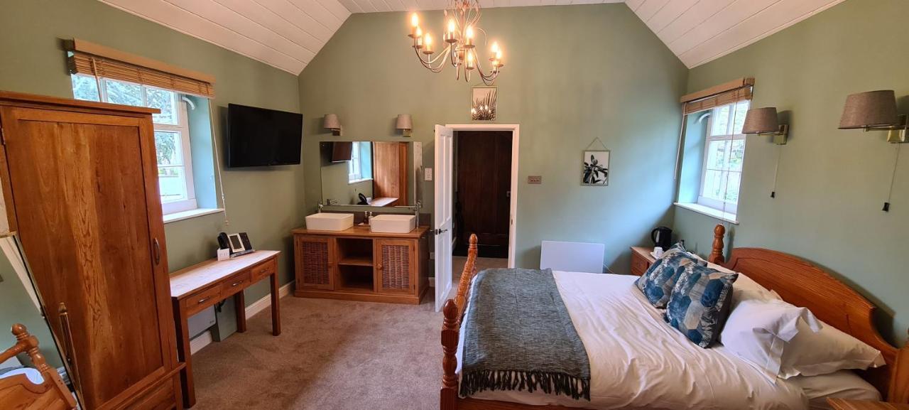 Prested Hall Braintree Bagian luar foto