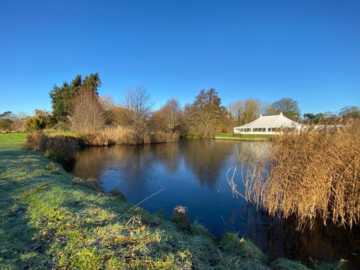 Prested Hall Braintree Bagian luar foto