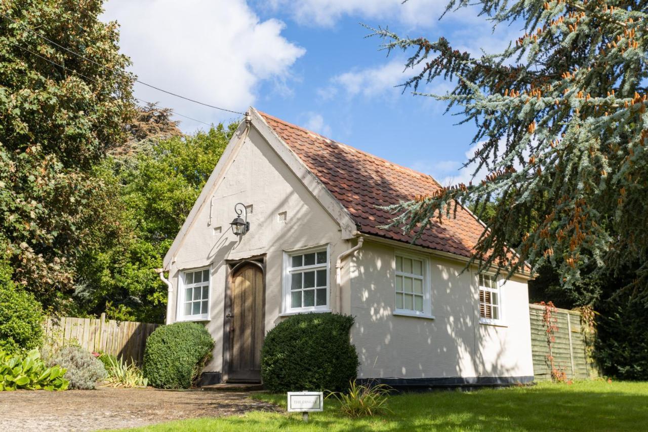 Prested Hall Braintree Bagian luar foto
